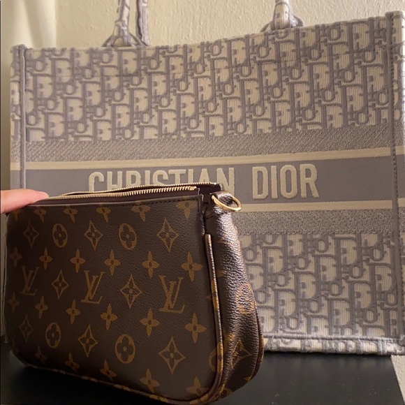 Louis Vuitton Zip Pochette - Picture 4 of 5